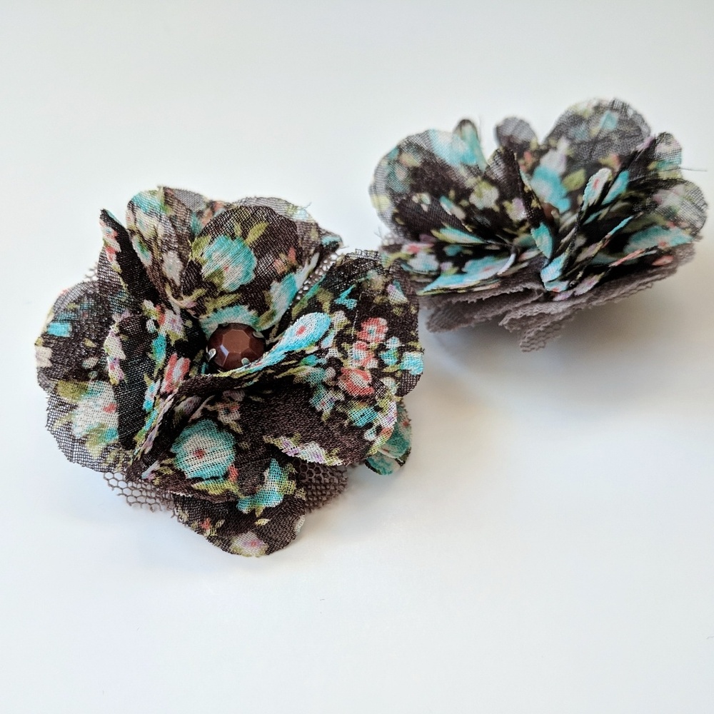 H&M brown and turquoise flower hair clips
